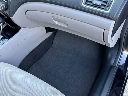 Used 2013 Honda Civic Hybrid Sedan image 19