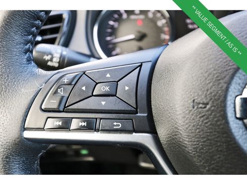 Used 2019 Nissan Rogue SV w/ Sun & Sound Touring Package image 18