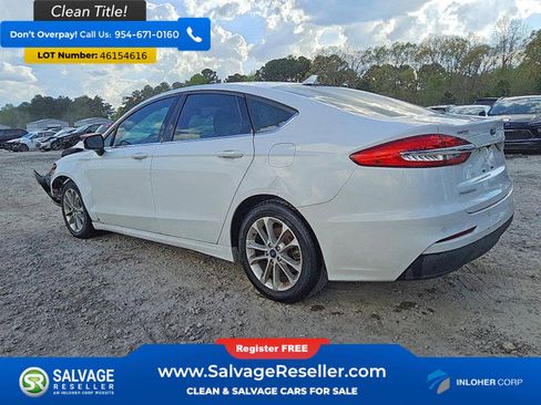 Used 2020 Ford Fusion SE image 3