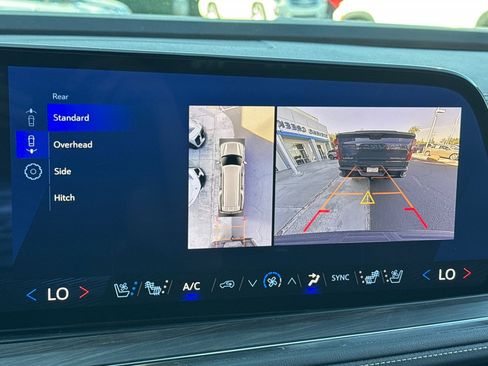 Used 2025 Chevrolet Suburban Premier image 27