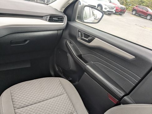 Used 2022 Ford Escape SE image 19