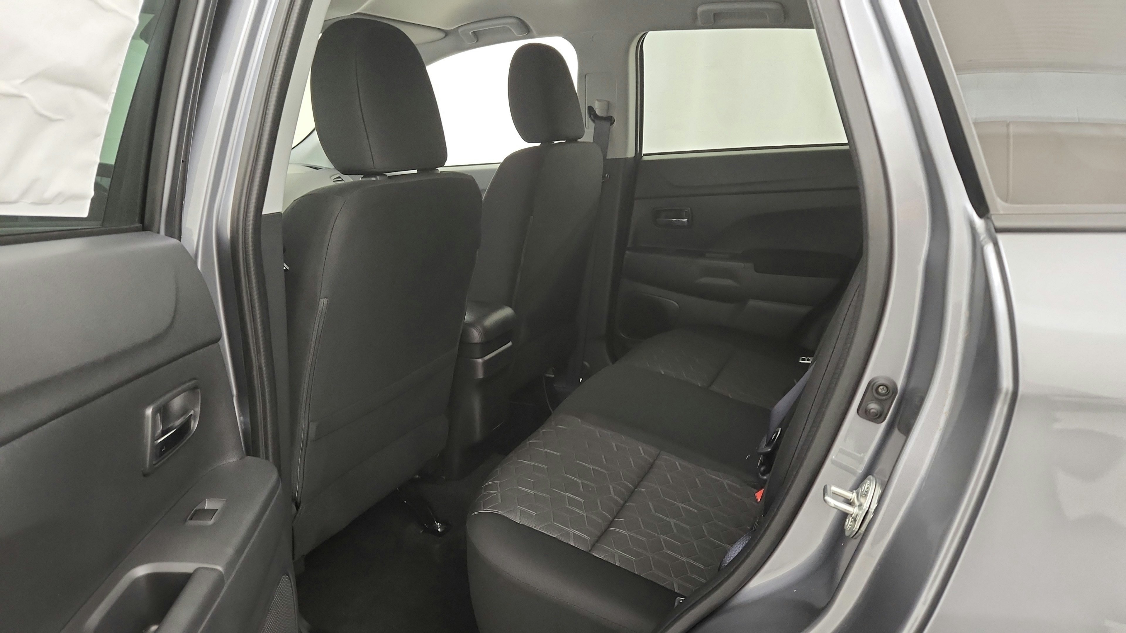Used 2025 Mitsubishi Outlander Sport ES AWD/4WD image 26