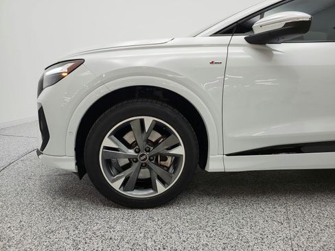 Used 2023 Audi Q4 e-tron Premium Plus w/ Premium Plus AWD/4WD image 21