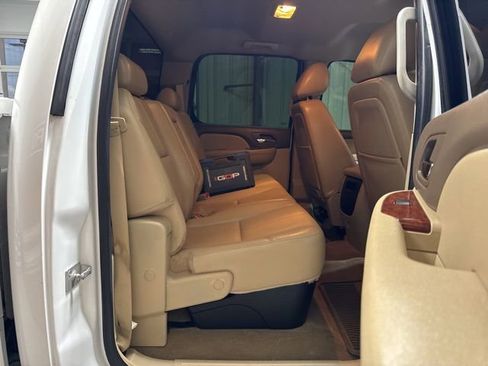 Used 2014 GMC Sierra 2500 SLT w/ Suspension Package, Off-Road AWD/4WD image 21