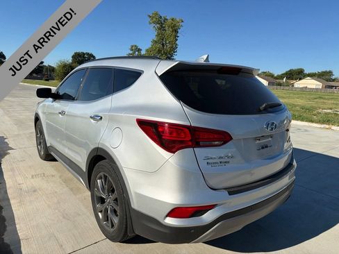 Used 2017 Hyundai Santa Fe Sport FWD image 7