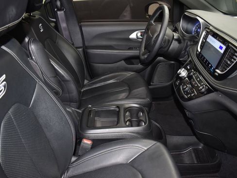 Used 2022 Chrysler Pacifica Touring-L w/ S Appearance Package image 26