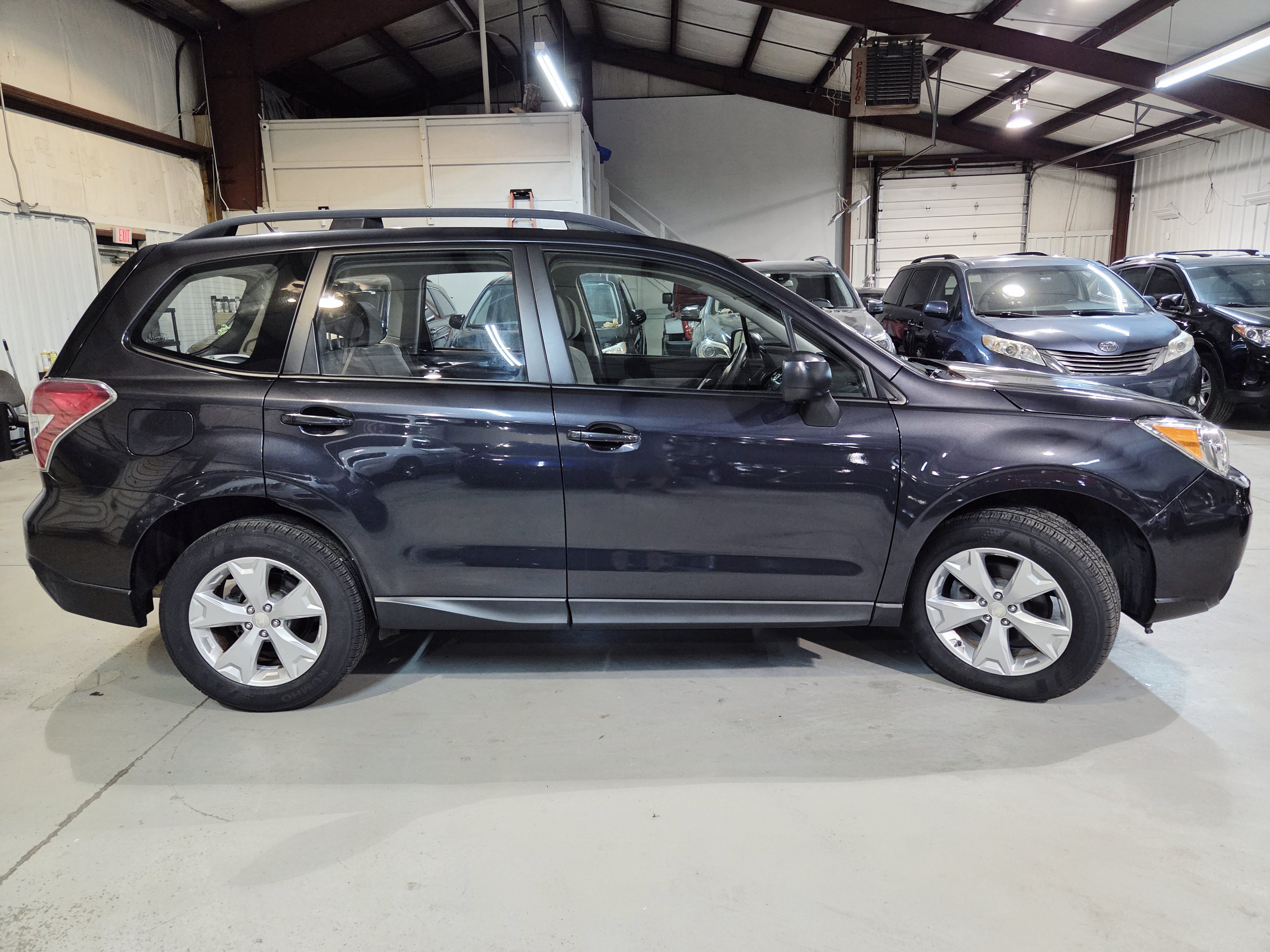 Used 2015 Subaru Forester 2.5i w/ Alloy Wheel Package AWD/4WD image 7