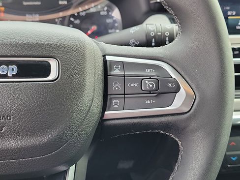 Used 2024 Jeep Compass Limited image 26