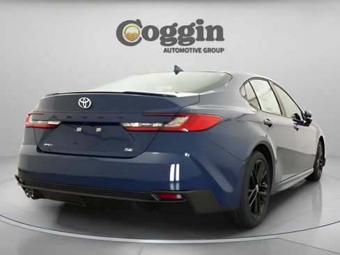 Used 2026 Toyota Camry SE FWD image 16