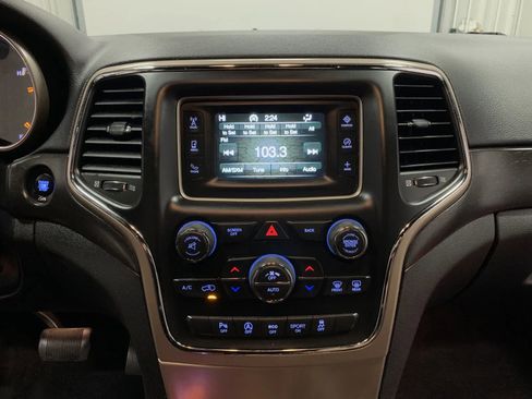 Used 2017 Jeep Grand Cherokee Laredo w/ Quick Order Package 23E image 32