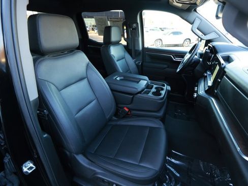 Used 2025 GMC Sierra 1500 SLT image 29