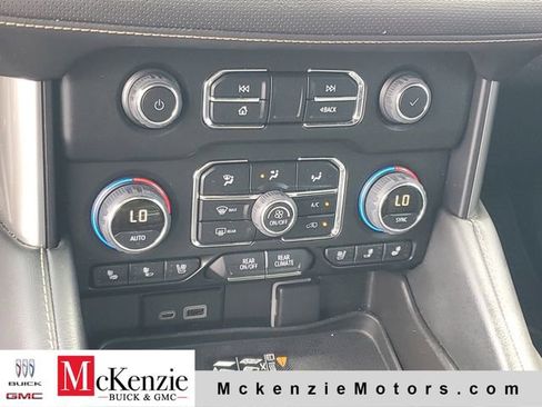 Used 2023 Chevrolet Suburban Premier image 18