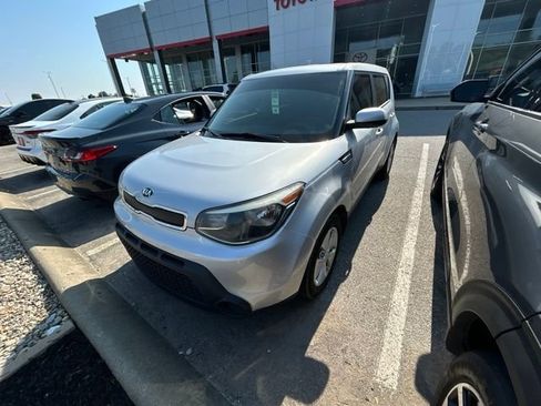 Used 2015 Kia Soul FWD image 1