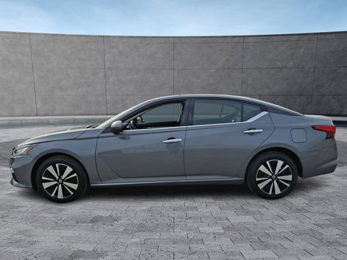 Used 2021 Nissan Altima 2.5 SV image 4