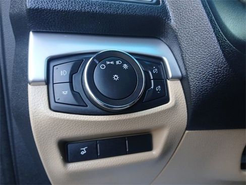 Used 2016 Ford Explorer XLT w/ Equipment Group 201A image 17