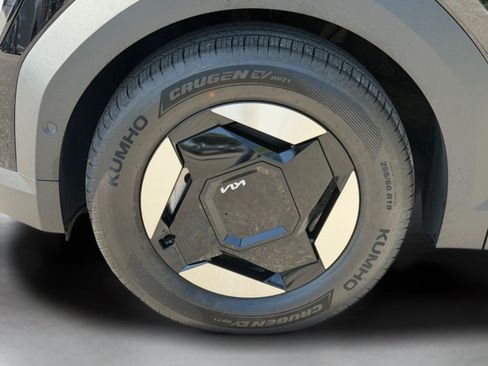 Certified 2026 Kia EV9 Wind AWD/4WD image 41