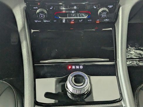 New 2025 Jeep Grand Cherokee Altitude image 20