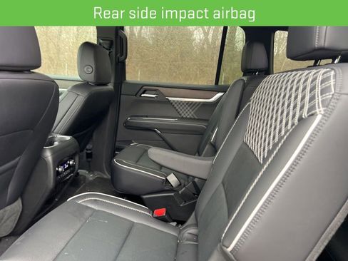 Used 2025 GMC Acadia Denali w/ Super Cruise Package image 26