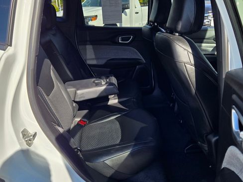 Used 2025 Jeep Compass Latitude image 10