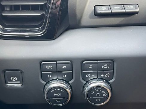 Used 2025 GMC Sierra 1500 AT4 w/ AT4 Premium Package image 14