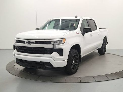Used 2024 Chevrolet Silverado 1500 RST w/ Z71 Off-Road Package AWD/4WD image 4