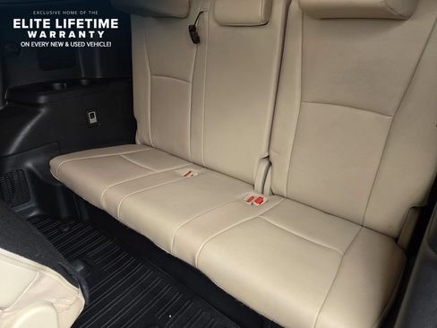 Used 2023 Toyota Highlander XLE AWD/4WD image 31