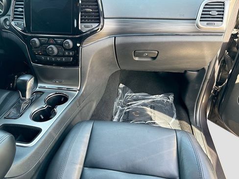 Used 2020 Jeep Grand Cherokee Limited image 17