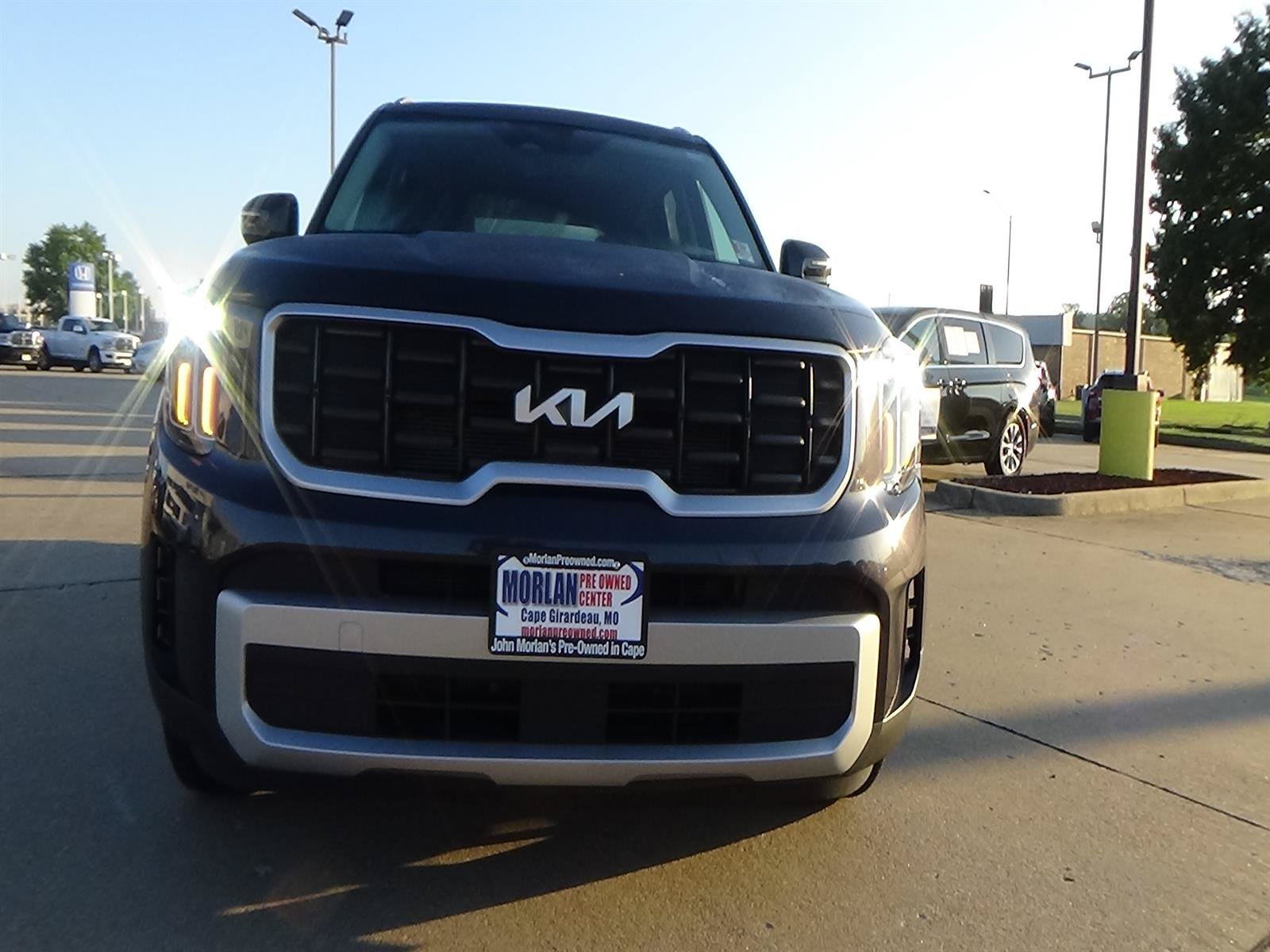 Used 2025 Kia Telluride S FWD image 3