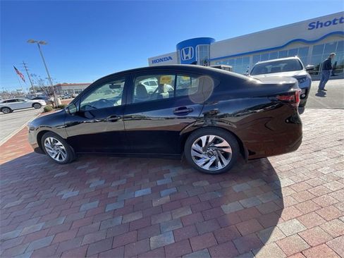 Used 2025 Subaru Legacy Limited image 12