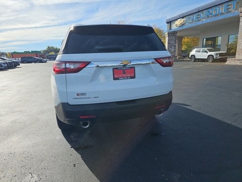 Used 2021 Chevrolet Traverse LS image 59