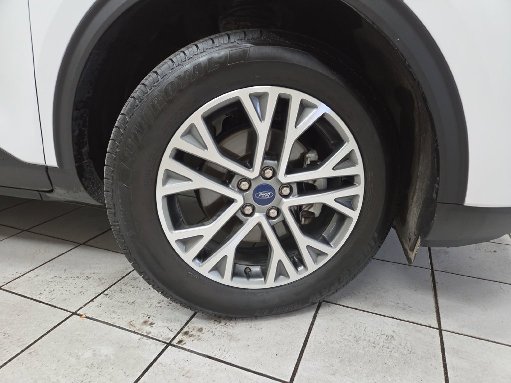 Used 2022 Ford Escape SEL w/ Technology Package AWD/4WD image 8