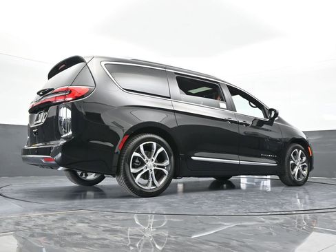 New 2026 Chrysler Pacifica Pinnacle image 68