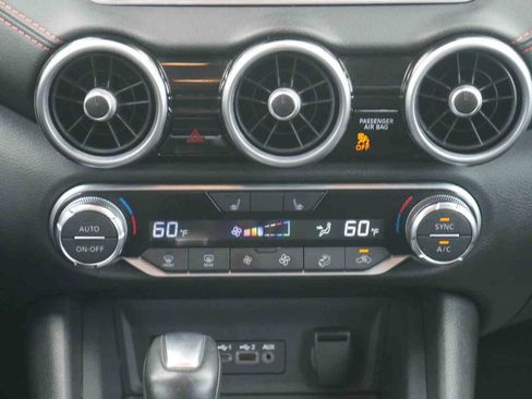 Used 2024 Nissan Sentra SR FWD image 8