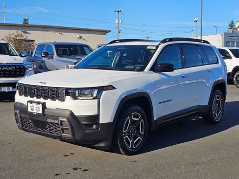 New 2026 Jeep Cherokee Laredo image 4