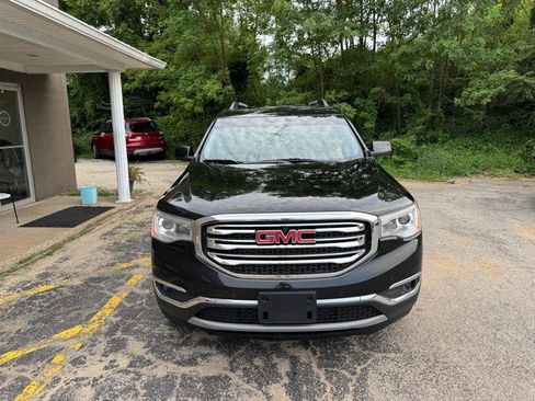 Used 2017 GMC Acadia SLT FWD image 2