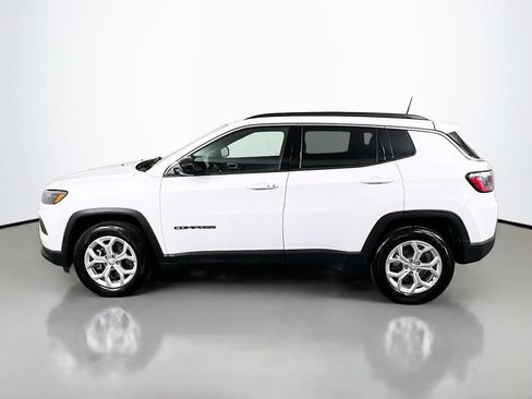 Used 2024 Jeep Compass Latitude AWD/4WD image 4