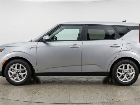 Used 2025 Kia Soul LX w/ LX Technology Package image 5