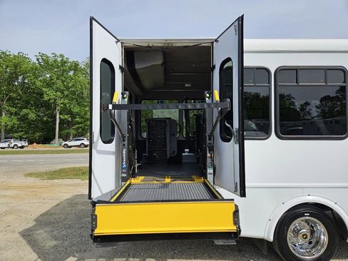Used 2020 Ford F550 2WD Regular Cab Super Duty w/ Low Deflection Package image 9