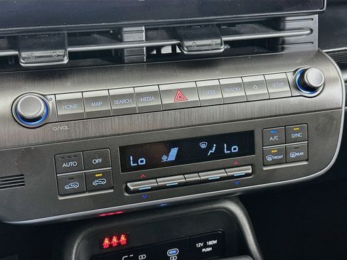 Used 2025 Hyundai Kona SEL FWD image 23