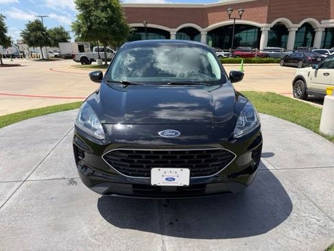 Used 2022 Ford Escape SE w/ SE Sport Appearance Package FWD image 2