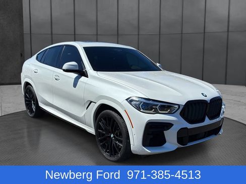 Used 2022 BMW X6 xDrive40i w/ Executive Package AWD/4WD image 3