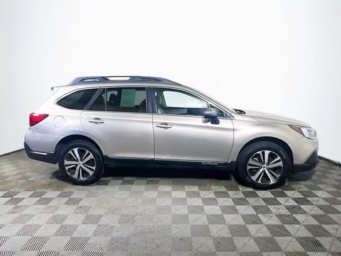 Used 2019 Subaru Outback 2.5i Limited AWD/4WD image 8