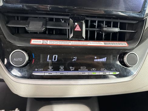 Used 2025 Toyota Corolla LE FWD image 20