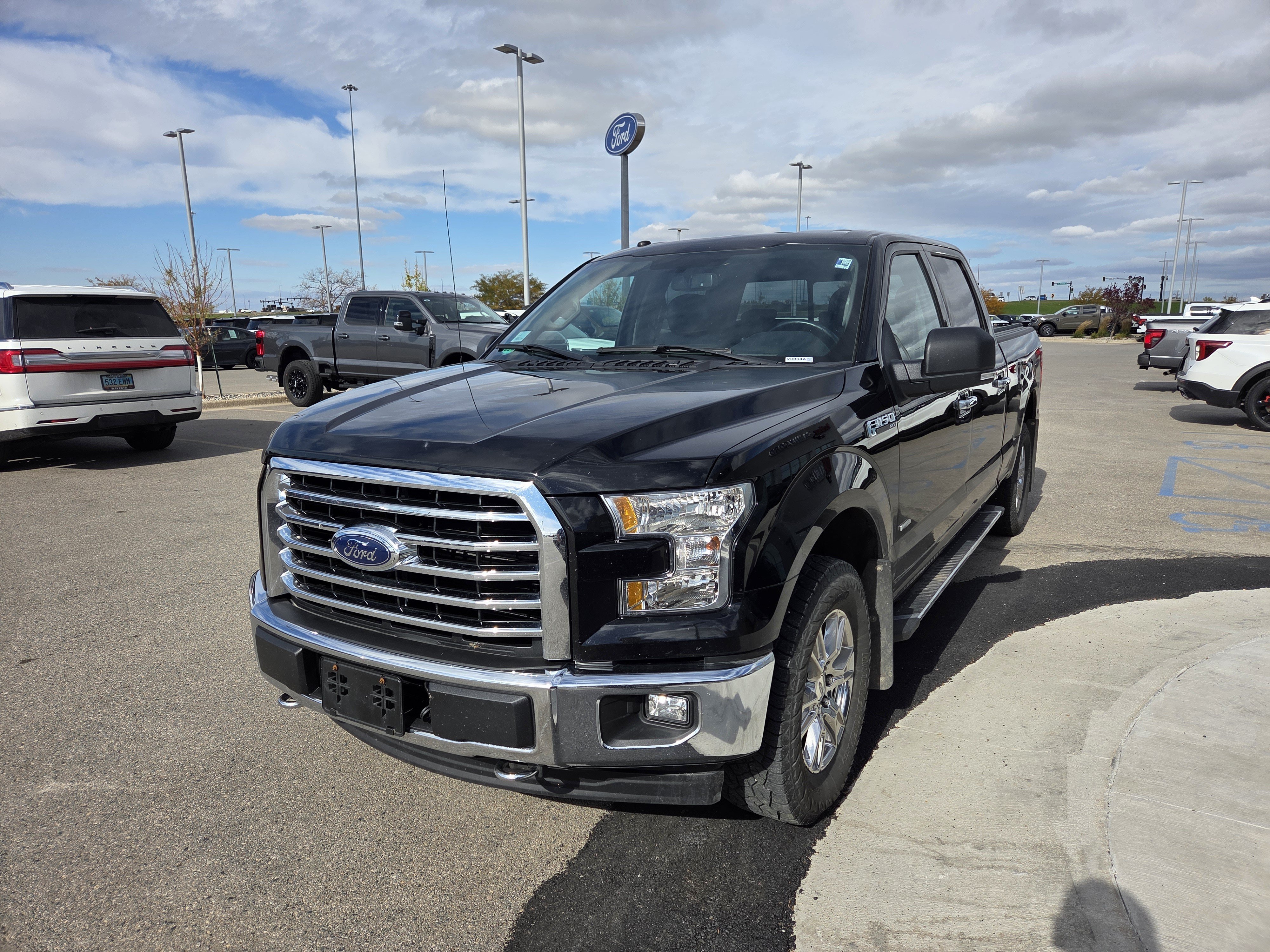 Used 2017 Ford F150 XLT w/ Equipment Group 302A Luxury AWD/4WD image 3