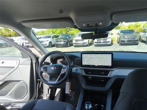 New 2026 Ford Explorer Active RWD image 21