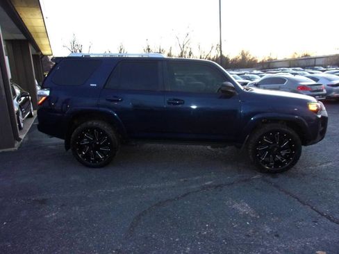 Used 2016 Toyota 4Runner SR5 RWD image 4