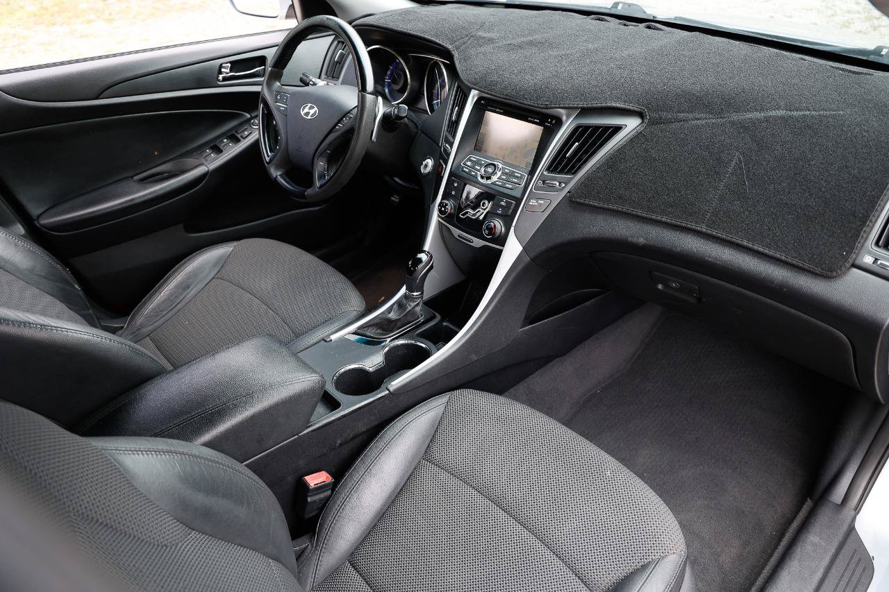 Used 2011 Hyundai Sonata SE w/ Navigation & Sunroof Pkg 4 FWD image 16
