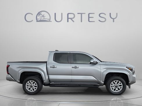 Certified 2025 Toyota Tacoma SR5 RWD image 6