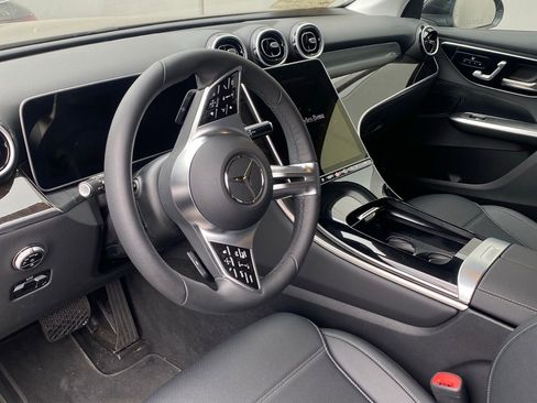 Used 2025 Mercedes-Benz GLC 350e 4MATIC image 7