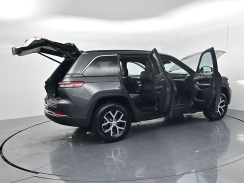 Used 2024 Jeep Grand Cherokee Limited w/ Trailer Tow Package AWD/4WD image 71